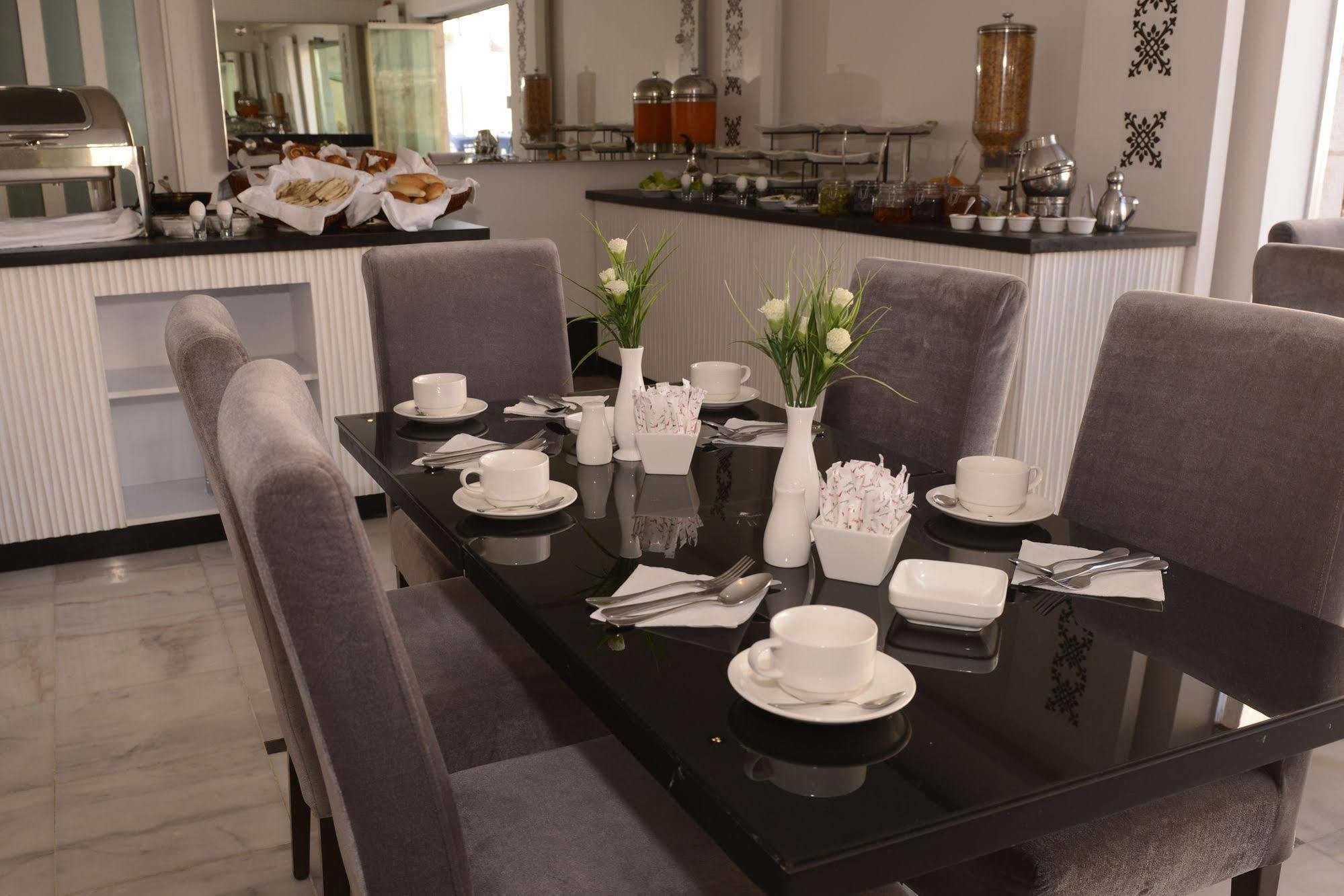Crystal Hotel Amman Ngoại thất bức ảnh
