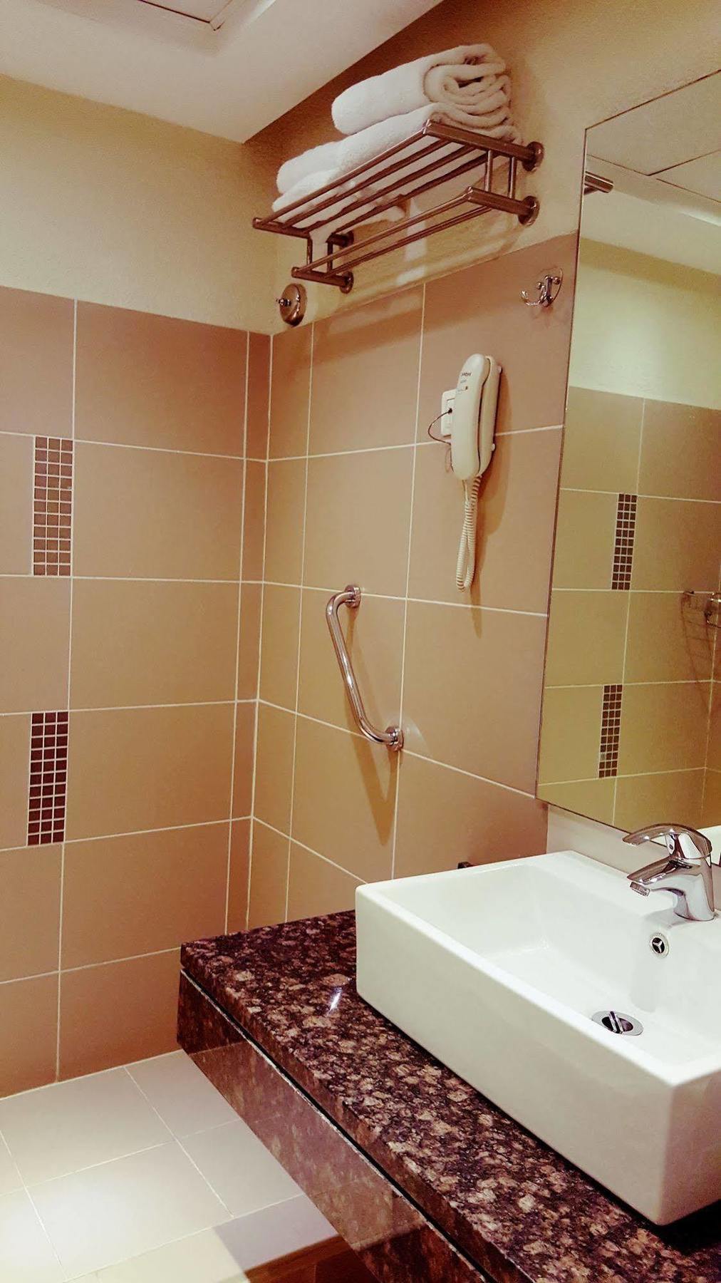 Crystal Hotel Amman Ngoại thất bức ảnh